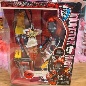 2014 MONSTER HIGH WYDOWNA SPIDER I HEART FASHION DOLL!